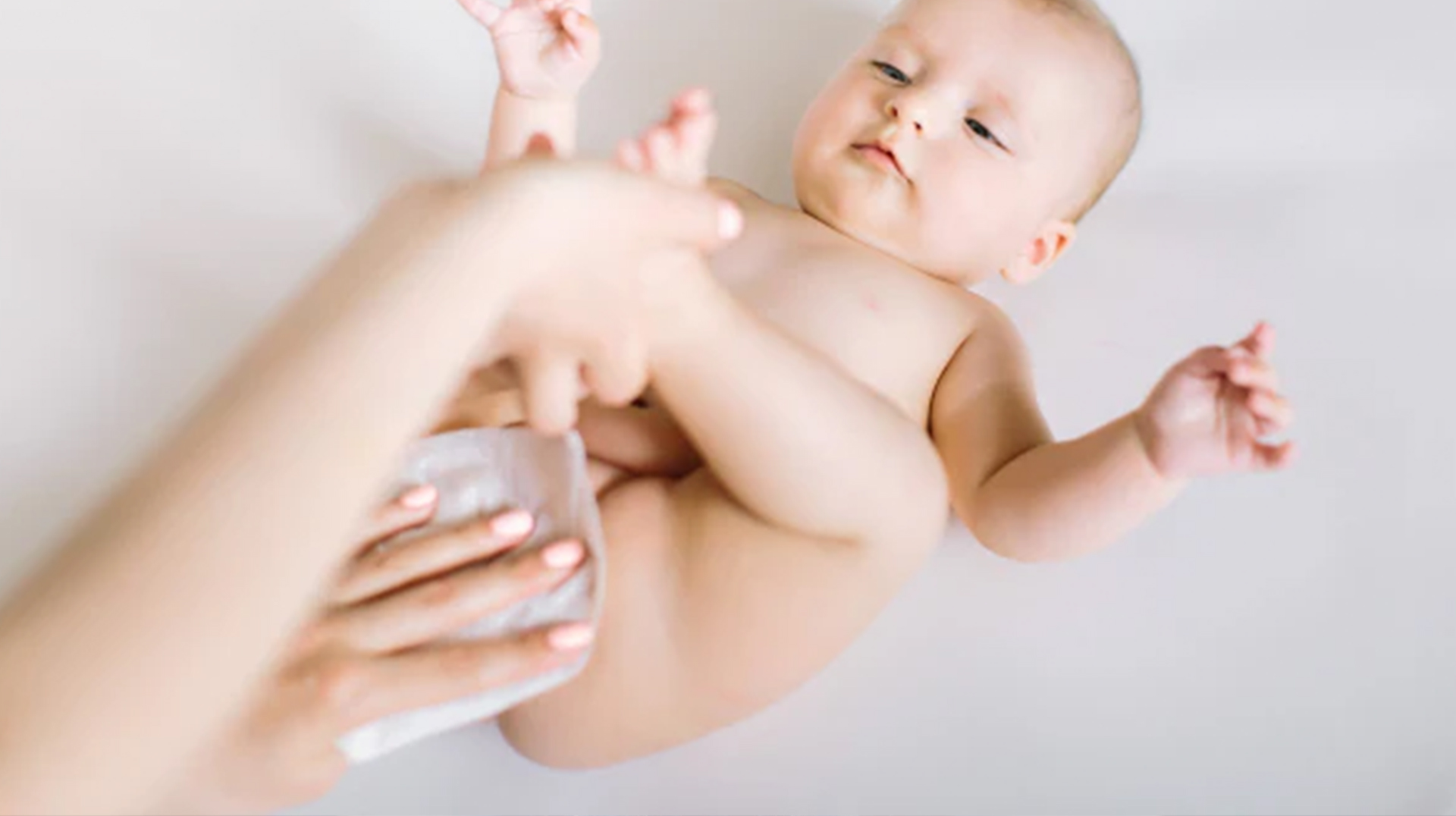 Skånsomt valg for pleie av babyens hud